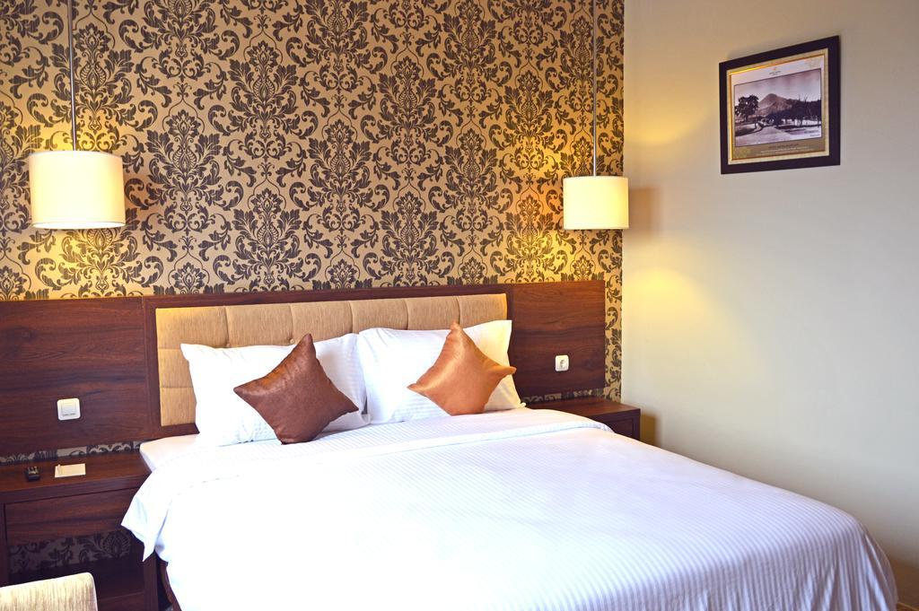 Hotel Safira Magelang Szoba fotó