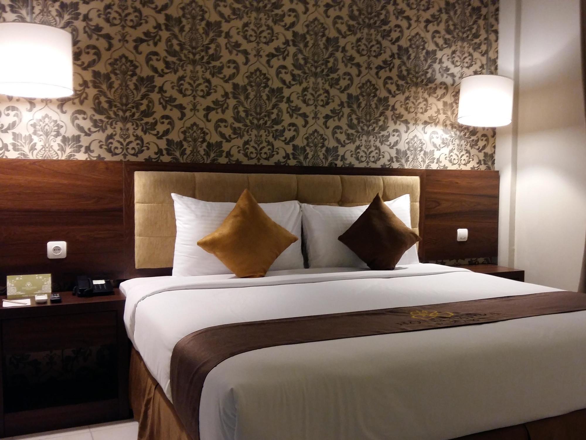 Hotel Safira Magelang Kültér fotó