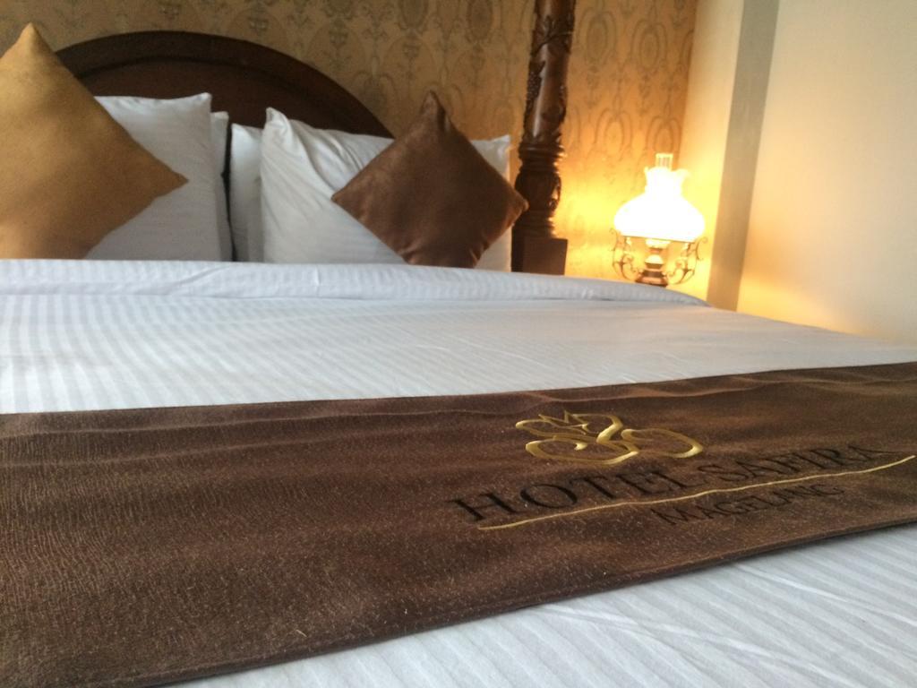 Hotel Safira Magelang Kültér fotó