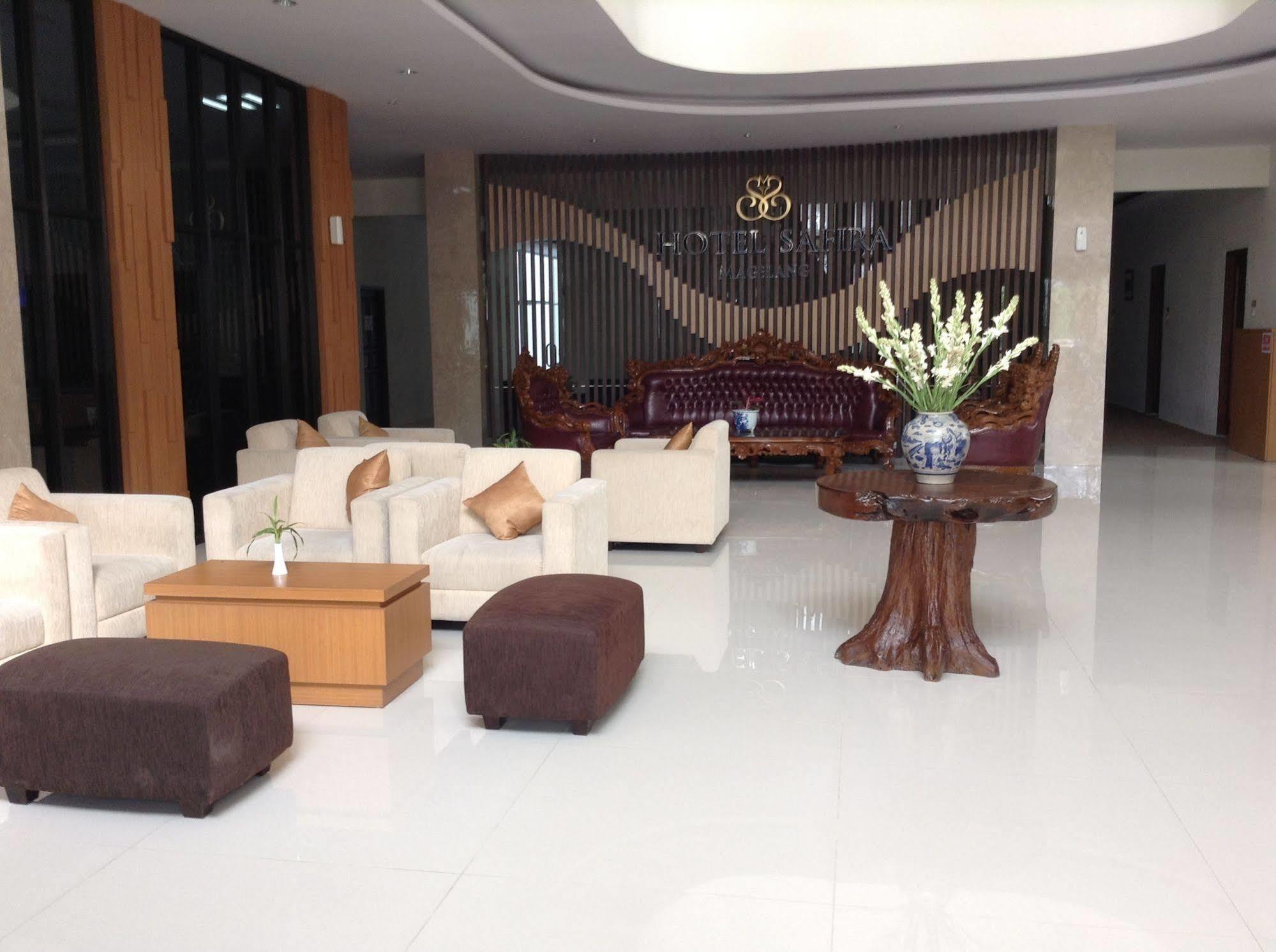 Hotel Safira Magelang Kültér fotó