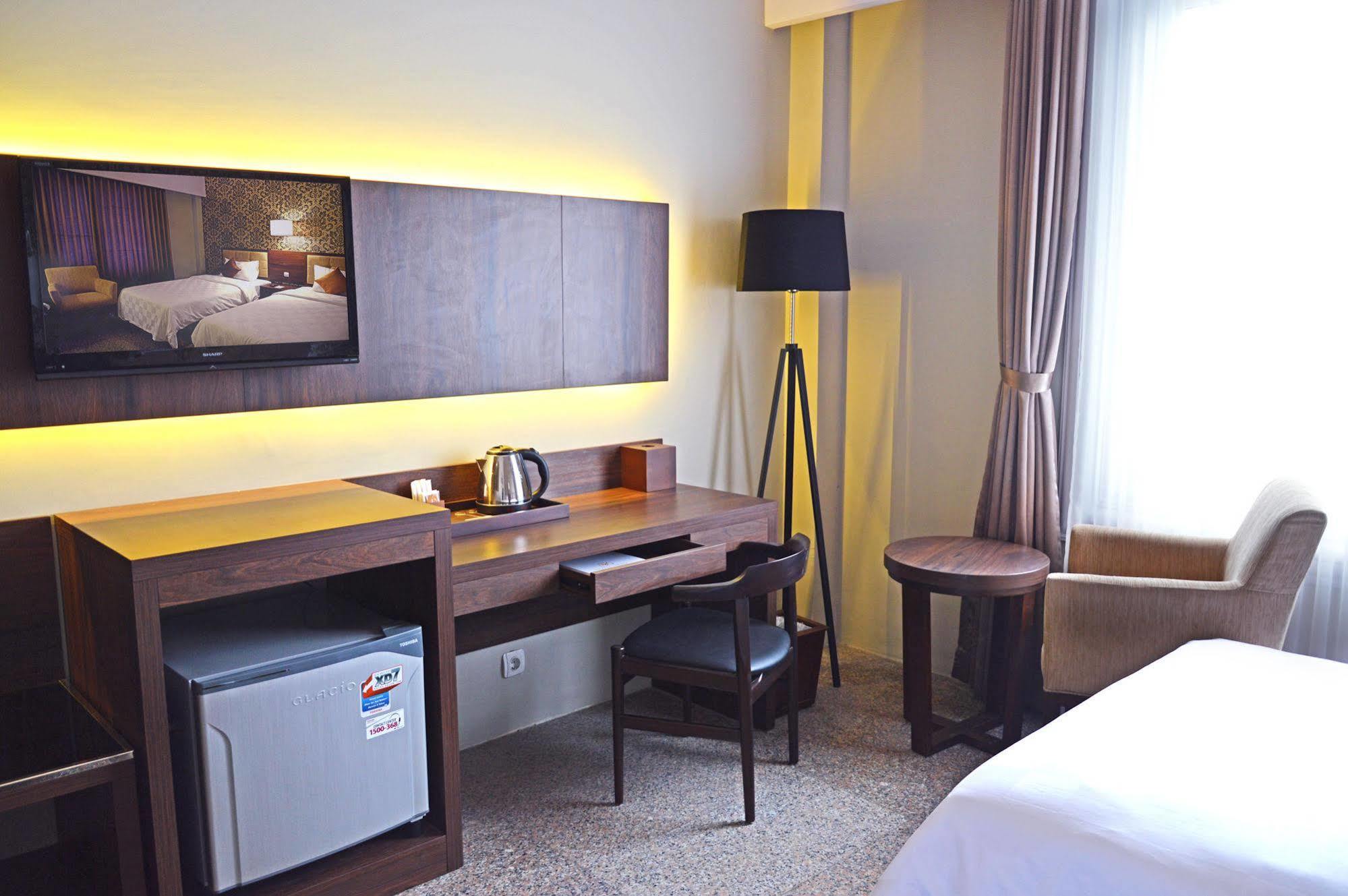 Hotel Safira Magelang Kültér fotó