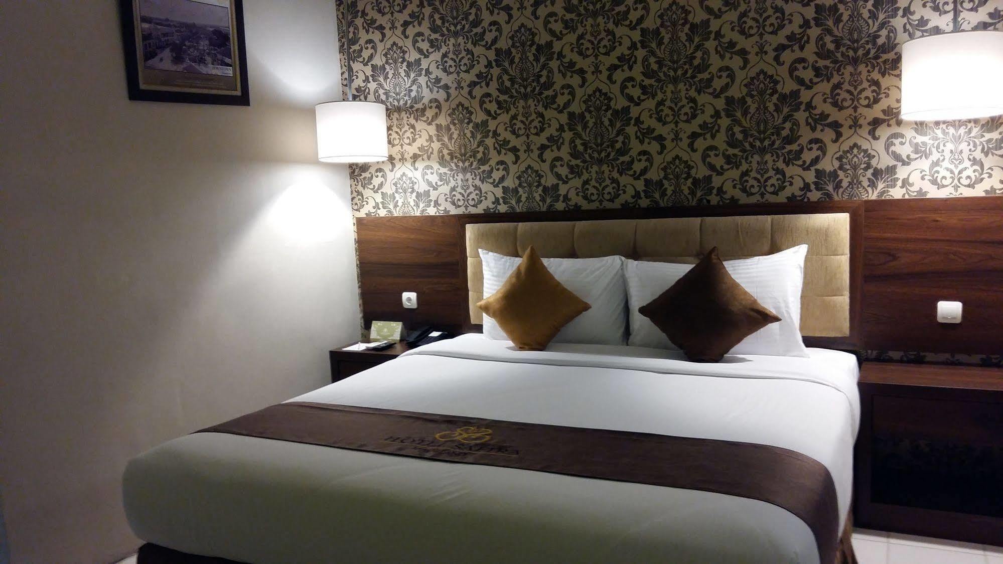 Hotel Safira Magelang Kültér fotó